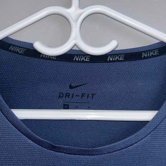 Nike training shirt - Picture 4 of 4